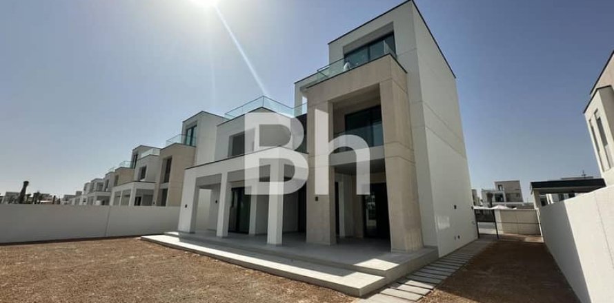 Townhouse in Arabian Ranches 3, Dubai 5 bedrooms, 509 sq.m. № 57671