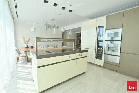 Apartment in Dubai 5 bedrooms, 566.7 sq.m. № 115007 - photo 12