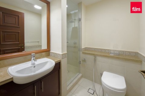 Снять в аренду квартиру в Пальме Джумейре, Дубай: 3 спальни, 224.3м², № 115006 - фото 22