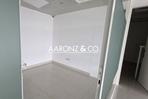 Bureau à Jumeirah Lake Towers, Dubai, 102 m², № 100481 - photo 9