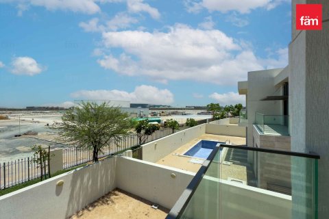 Villa in Dubai 4 bedrooms, 570 sq.m. № 23589 - photo 6