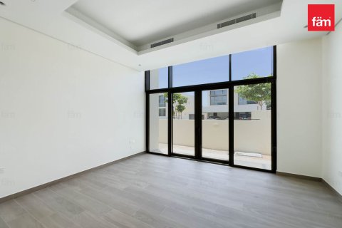 Villa in Dubai 4 bedrooms, 570 sq.m. № 23589 - photo 12