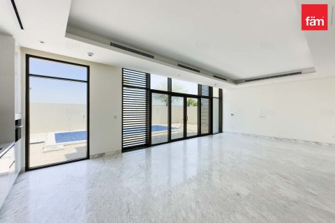 Villa in Dubai 4 bedrooms, 570 sq.m. № 23589 - photo 1