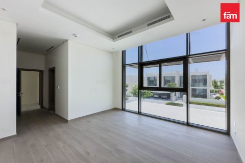 Villa in Dubai 4 bedrooms, 570 sq.m. № 23589 - photo 11
