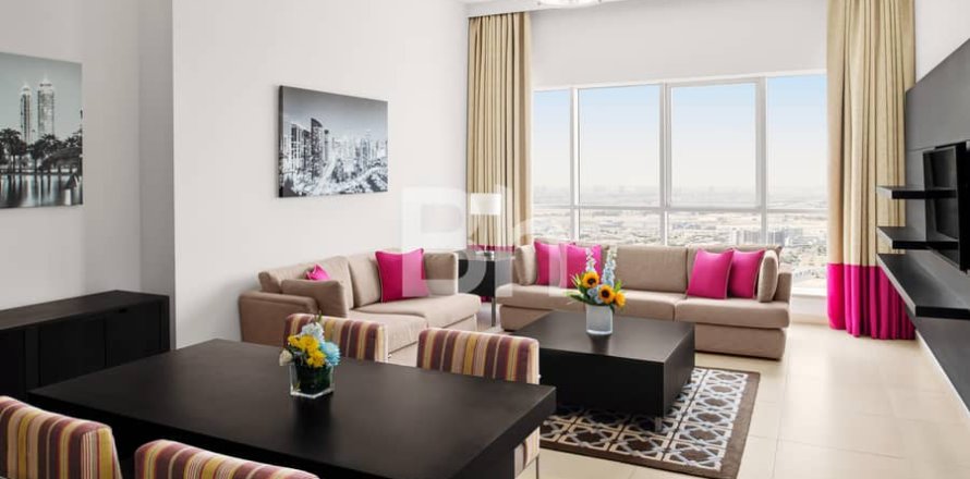 Апартаменты в отеле в Аль-Барше, Дубай, 1 спальня, 70м², № 21755