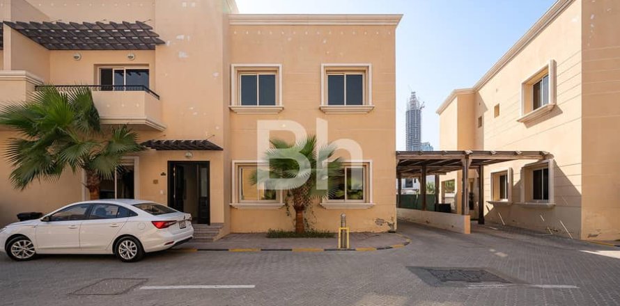 Вилла в Аль-Барше, Дубай, 5 спален, 354м², № 21756