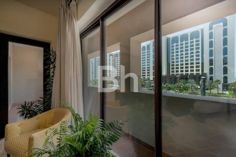 Снять в аренду квартиру в Пальме Джумейре, Дубай: 1 спальня, 120м², № 21408 - фото 4