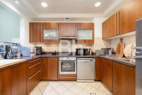Снять в аренду квартиру в Пальме Джумейре, Дубай: 1 спальня, 120м², № 21408 - фото 6