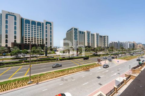 Снять в аренду квартиру в Пальме Джумейре, Дубай: 1 спальня, 120м², № 21408 - фото 11