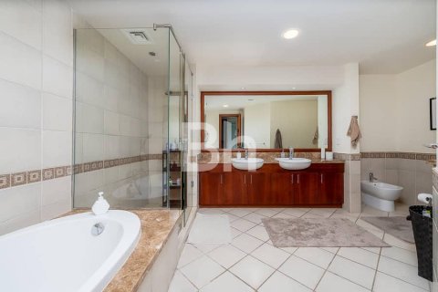 Снять в аренду квартиру в Пальме Джумейре, Дубай: 1 спальня, 120м², № 21408 - фото 9