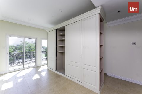 Купить виллу в Дубае: 5 спален, 634.4м², № 71866 - фото 9