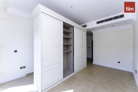 Купить виллу в Дубае: 5 спален, 634.4м², № 71866 - фото 10