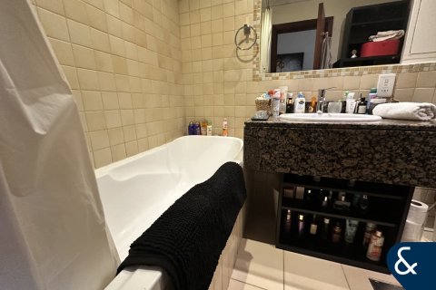 Apartment in Rimal, Jumeirah Beach Residence, Dubai 2 bedrooms, 120 sq.m. № 98502 - photo 14