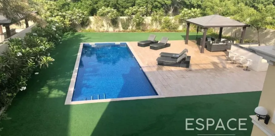 Villa à Legacy Nova Villas, Jumeirah Park, Dubai, 4 chambres, 455 m², № 62229