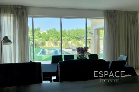 Villa à Legacy Nova Villas, Jumeirah Park, Dubai, 4 chambres, 455 m², № 62229 - photo 4