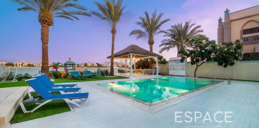 Villa à Palm Jumeirah, Dubai, 5 chambres, 650 m², № 62226