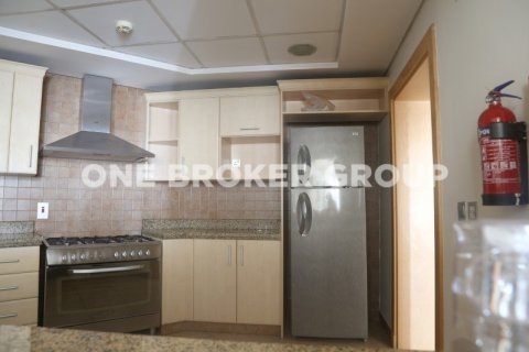 Снять в аренду квартиру в Пальме Джумейре, Дубай: 3 спальни, 237.6м², № 1140 - фото 4