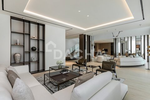 Villa in Jumeirah Islands, Dubai 5 bedrooms, 571 sq.m. № 135302 - photo 19