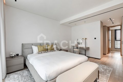 Villa in Jumeirah Islands, Dubai 5 bedrooms, 571 sq.m. № 135302 - photo 11