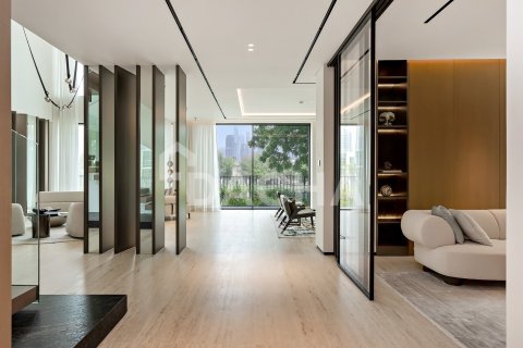 Villa in Jumeirah Islands, Dubai 5 bedrooms, 571 sq.m. № 135302 - photo 30