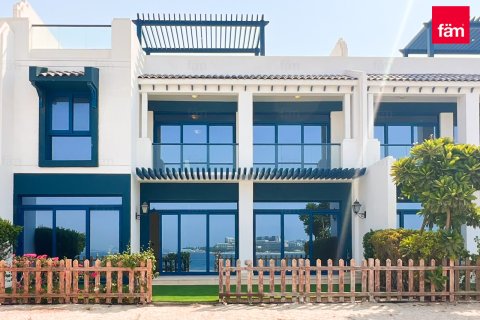 Villa à Palm Jumeirah, Dubai, 5 chambres, 270.9 m², № 135309 - photo 3