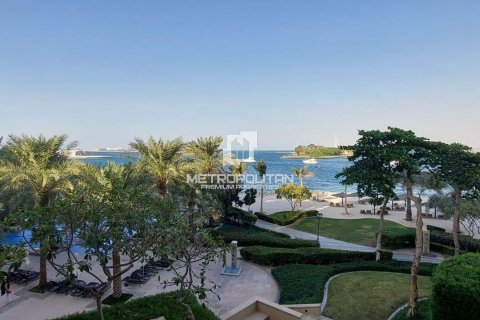Apartment in Shoreline Apartments, Palm Jumeirah, Dubai 2 bedrooms, 186 sq.m. № 8702 - photo 2