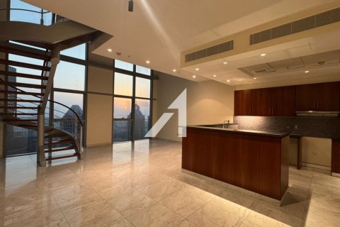 Apartment in Central Park Tower, DIFC, Dubai 2 bedrooms, 184.5 sq.m. № 53814 - photo 1