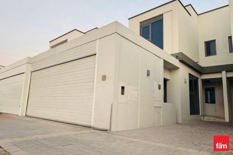 Villa à Dubai Hills Estate, Dubai, 4 chambres, 210.4 m², № 69600 - photo 2