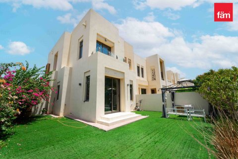 Adosado en Reem, Dubai, 3 dormitorios, 271.8 m², № 18713 - foto 1