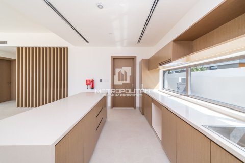 Снять в аренду виллу в Al Furjan, Дубай: 5 спален, 455м², № 73982 - фото 4