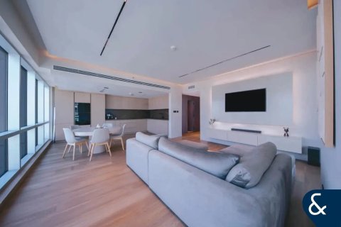 Apartment in The Views, Dubai 2 bedrooms, 128 sq.m. № 79282 - photo 2