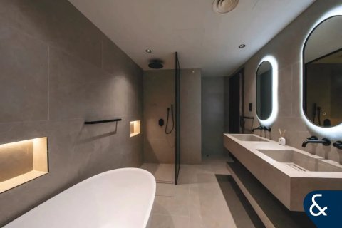 Apartment in The Views, Dubai 2 bedrooms, 128 sq.m. № 79282 - photo 16