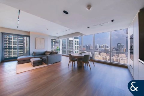 Apartment in The Views, Dubai 2 bedrooms, 128 sq.m. № 79282 - photo 3