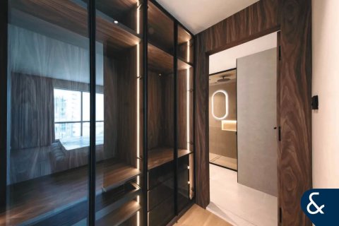 Apartment in The Views, Dubai 2 bedrooms, 128 sq.m. № 79282 - photo 17