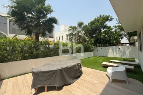 Villa en Jumeirah Golf Estates, Dubai, 4 dormitorios, 263 m², № 21940 - foto 3