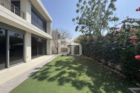 Villa à Dubai Hills Estate, Dubai, 4 chambres, 325 m², № 21941 - photo 2