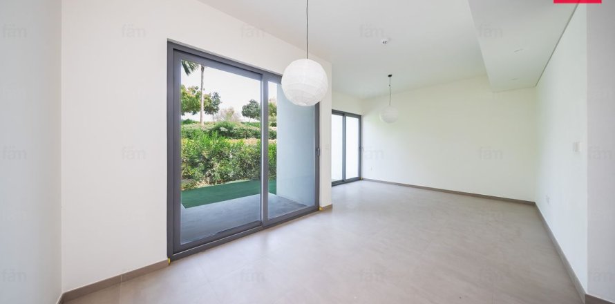 Таунхаус в Tilal Al Ghaf, Дубай, 3 спальни, 141.1м², № 135230