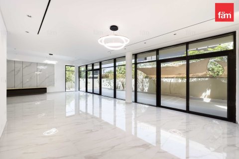 Villa in Dubai 5 bedrooms, 479.9 sq.m. № 52396 - photo 11