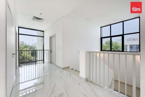 Villa in Dubai 5 bedrooms, 479.9 sq.m. № 52396 - photo 13