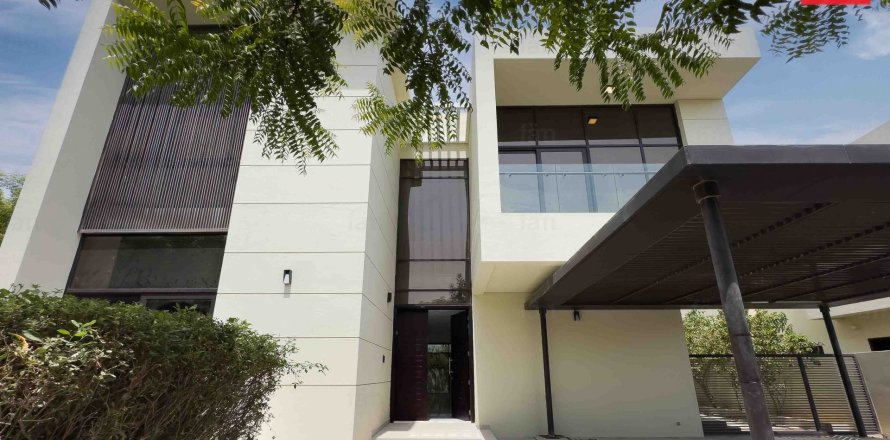 Villa in Dubai 5 bedrooms, 479.9 sq.m. № 52396