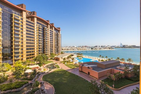 Apartment in Palm Jumeirah, Dubai 2 bedrooms, 159 sq.m. № 52393 - photo 1