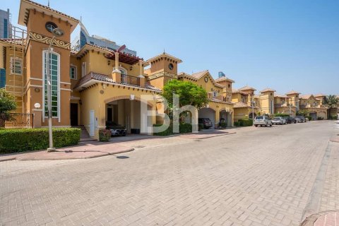 تاون هاوس في Dubai Sports City, دبي 3 غرف نوم, 242 م² رقم 24823 - صورة 3