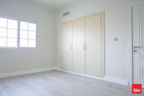 Villa en Dubai, 3 dormitorios, 488.2 m², № 50758 - foto 8