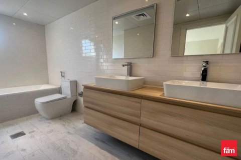 Villa en Dubai, 3 dormitorios, 488.2 m², № 50758 - foto 16