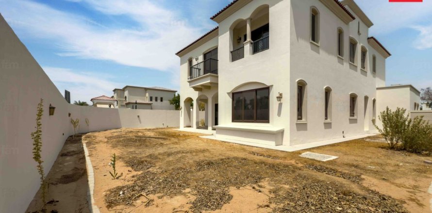 Villa in Dubai 6 bedrooms, 632.3 sq.m. № 50751