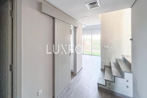 Adosado en Al Andalus, Jumeirah Golf Estates, Dubai, 2 dormitorios, 152 m², № 46369 - foto 2