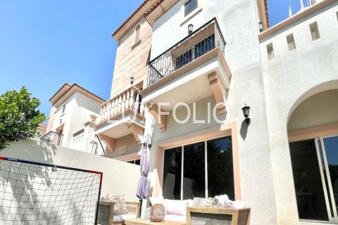 Adosado en Jumeirah Golf Estates, Dubai, 3 dormitorios, 265 m², № 46368 - foto 1