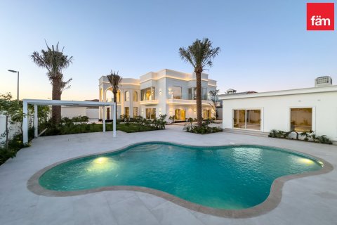 Villa in Al Wasl, Dubai 7 bedrooms, 1393.5 sq.m. № 10043 - photo 22