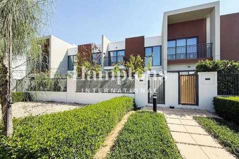 Adosado en Dubai Land, Dubai, 3 dormitorios, 160.90799600 m², № 96094 - foto 9