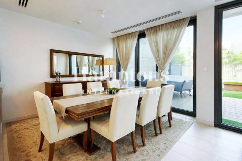 Adosado en Dubai Land, Dubai, 3 dormitorios, 160.90799600 m², № 96094 - foto 5